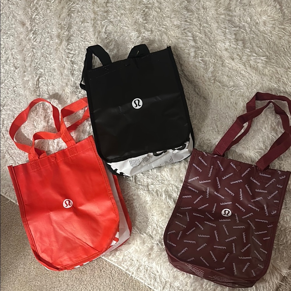 Lululemon reusable bags
